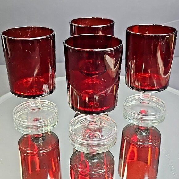 Set of 4 Luminarc Arcoroc Cavalier Of France Ruby Red Cordial Glasses - Picture 1 of 7